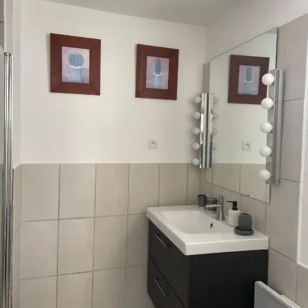 Chez Moon Joli Renove Proche Centre Et Parking Prive לה טרמבלד